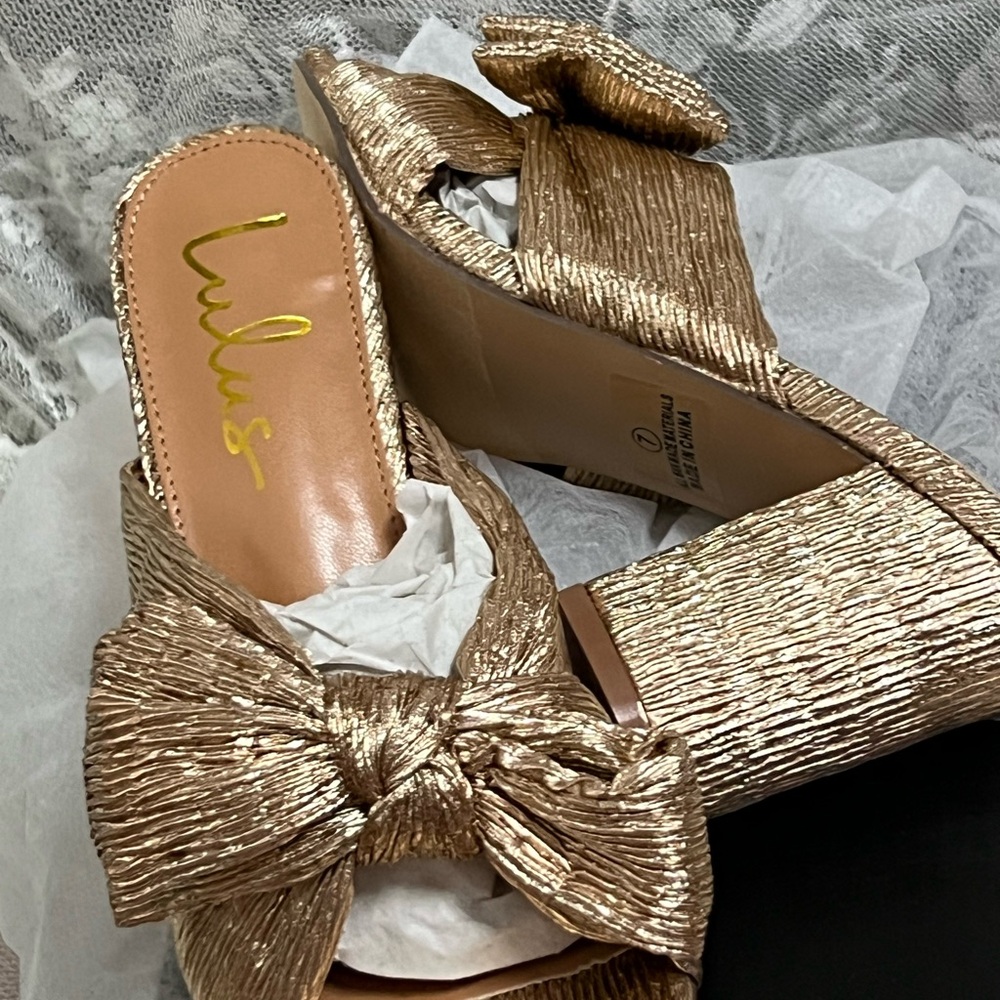 “Lulu's” Metallic Rose Gold Bow SZ: (7) Mules “Dorothea” NIB
